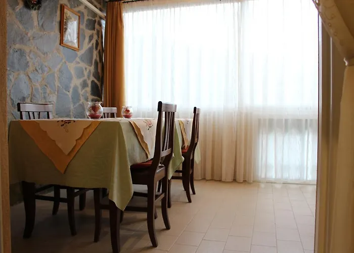 Alojamento de Acomodação e Pequeno-almoço Esperança Frascineto